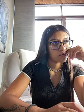 chanell pinkk online show from April 7, 2026, 1:02 pm