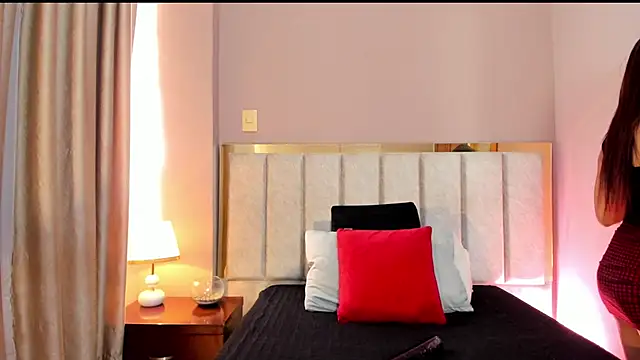 FreyaCameron online show from April 22, 2026, 1:29 pm