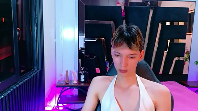 Stefany PiInk online show from April 1, 2026, 12:17 pm