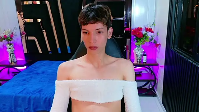 Stefany PiInk online show from April 16, 2026, 12:17 pm