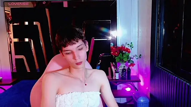 Stefany PiInk online show from May 20, 2026, 8:28 pm