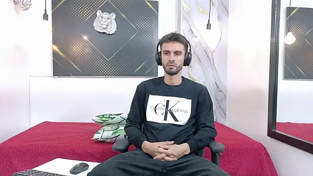 KingOfTemptation online show from June 8, 2026, 3:29 am