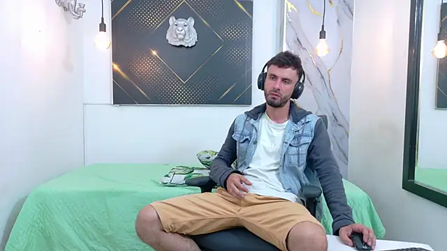 KingOfTemptation online show from June 10, 2026, 4:03 am