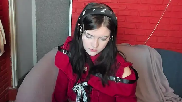 EsterTwilight online show from April 10, 2026, 3:52 pm