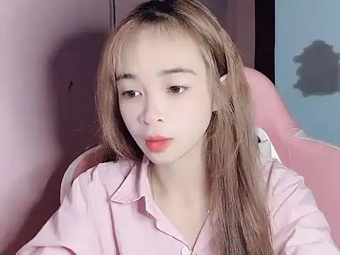 Odile068 online show from April 11, 2026, 5:49 pm