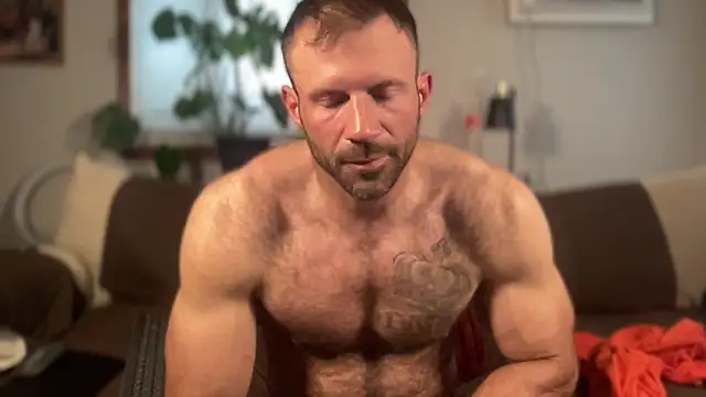 Snapshot of JonAriesxxx chatting on May 6, 2026, 9:41 pm JonAriesxxx online show from May 6, 2026, 9:41 pm