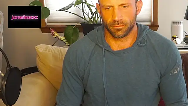 Snapshot of JonAriesxxx chatting on April 12, 2026, 1:25 pm JonAriesxxx online show from April 12, 2026, 1:25 pm