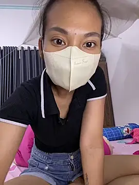 -Lilyn- online show from March 19, 2026, 4:34 am