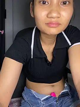 -Lilyn- online show from April 2, 2026, 6:14 pm