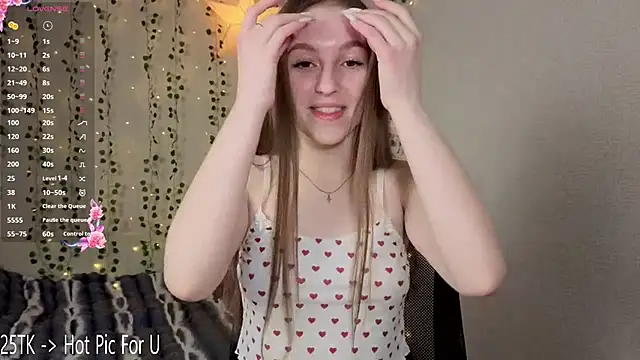 Sweet Pussy Girl online show from April 27, 2026, 4:38 pm