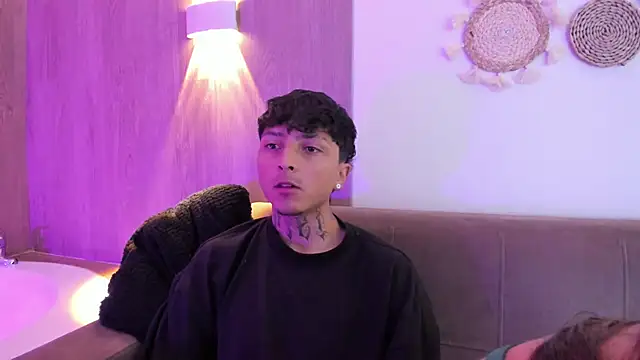 Snapshot of Sky_n_Zayn chatting on April 29, 2026, 5:00 am Sky n Zayn online show from April 29, 2026, 5:00 am