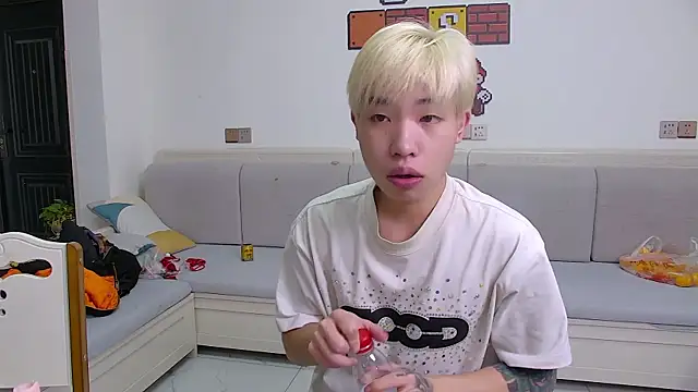 Similu-001 online show from April 8, 2026, 10:28 am