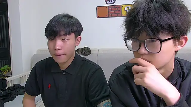 Similu-001 online show from April 17, 2026, 4:26 am