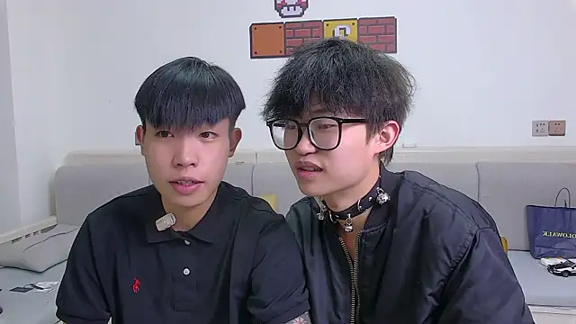 Similu-001 online show from April 14, 2026, 10:53 am