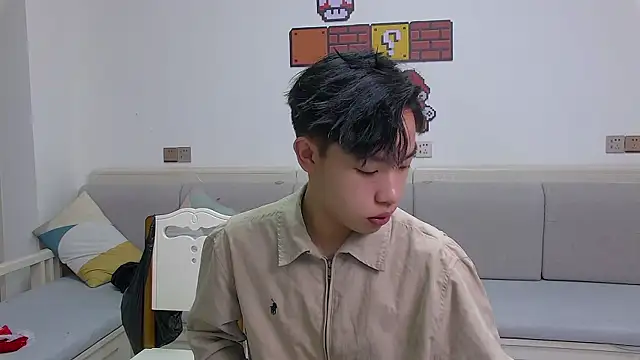 Similu-001 online show from April 10, 2026, 10:50 pm