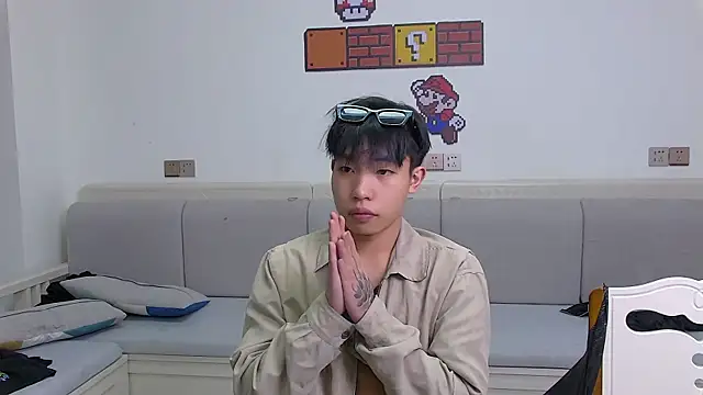 Similu-001 online show from April 13, 2026, 5:22 am