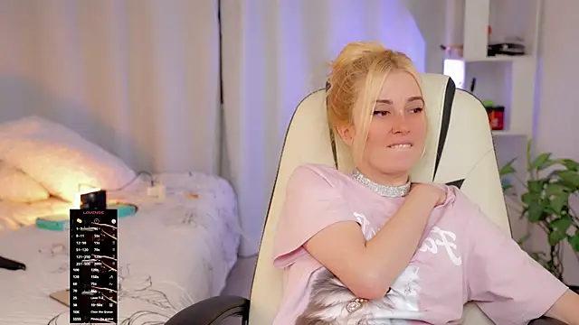 Myfeet inyourmouth online show from April 18, 2026, 7:40 pm