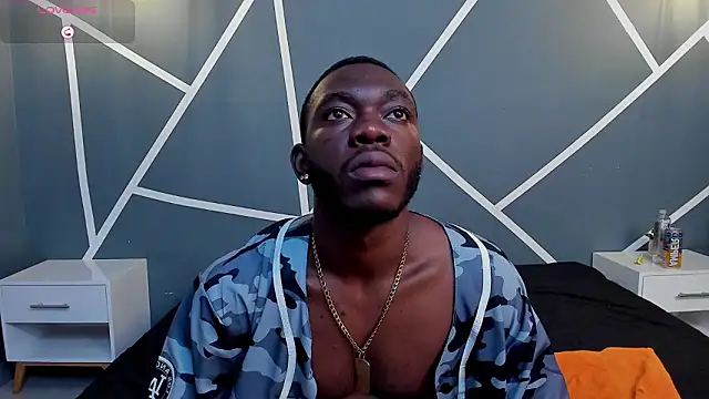 Oliver Laurent  online show from March 11, 2026, 11:43 pm