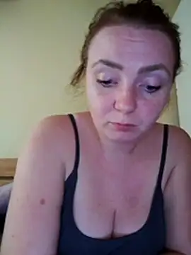 Bella-Monroe online show from April 7, 2026, 1:35 pm