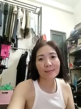 Snapshot of Miinn99 chatting on July 6, 2026, 2:46 pm Miinn99 online show from July 6, 2026, 2:46 pm