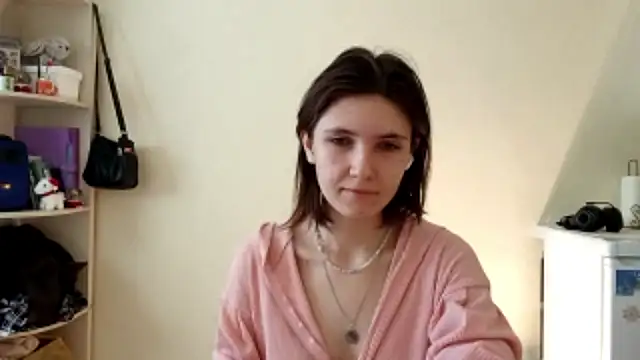 FluffyKisses online show from March 15, 2026, 8:10 am