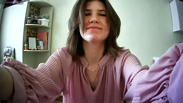 FluffyKisses online show from April 16, 2026, 5:30 am