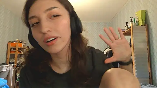 CindyLight online show from March 27, 2026, 4:19 pm