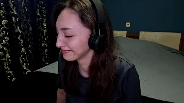 CindyLight online show from April 14, 2026, 3:50 pm