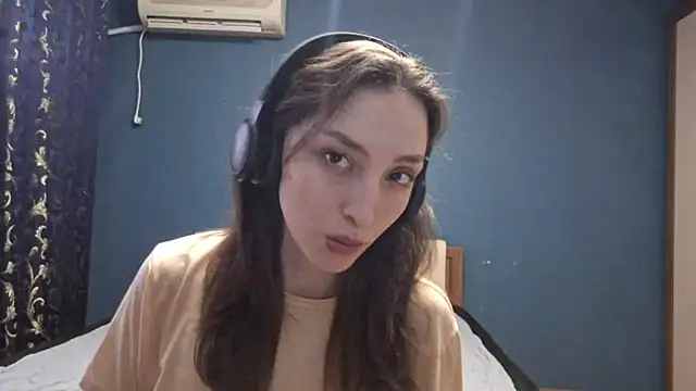 CindyLight online show from April 10, 2026, 4:03 pm