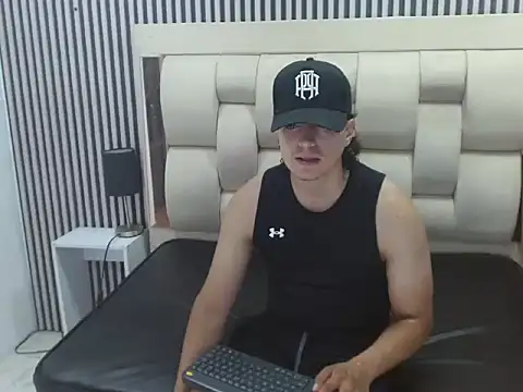 Alex Wolft online show from June 21, 2026, 12:11 pm