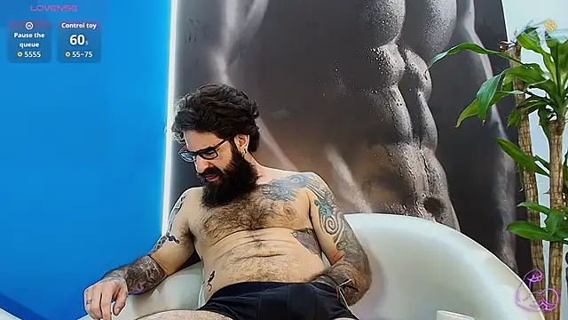Snapshot of Haraldsmed chatting on May 3, 2026, 1:36 pm Haraldsmed online show from May 3, 2026, 1:36 pm