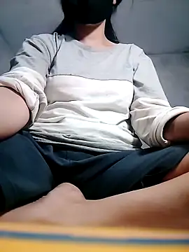 Divya3107 online show from March 20, 2026, 8:04 am