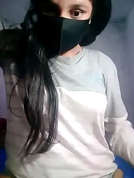 Divya3107 online show from April 12, 2026, 6:27 am