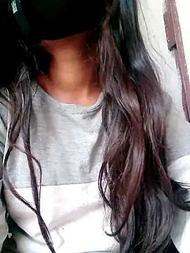 Divya3107 online show from March 19, 2026, 7:08 am