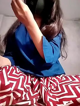 Divya3107 online show from March 24, 2026, 3:28 am