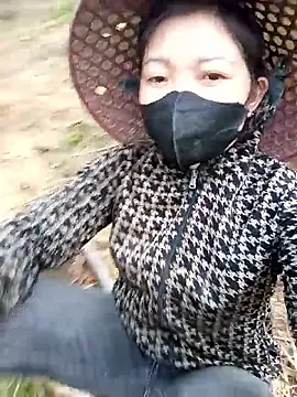 Bling-pusy online show from March 28, 2026, 10:16 am