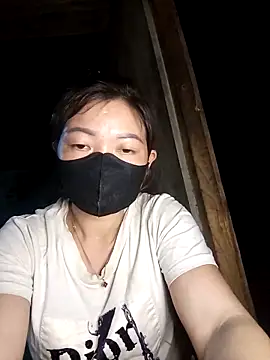 Bling-pusy online show from April 7, 2026, 1:02 pm