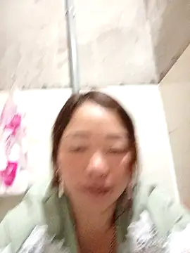 Yellow-pink online show from April 18, 2026, 10:54 pm