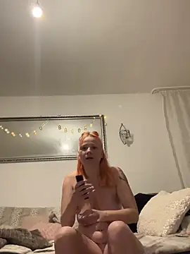 Snapshot of Fiebie_licious_ chatting on May 13, 2026, 1:45 am Fiebie licious online show from May 13, 2026, 1:45 am
