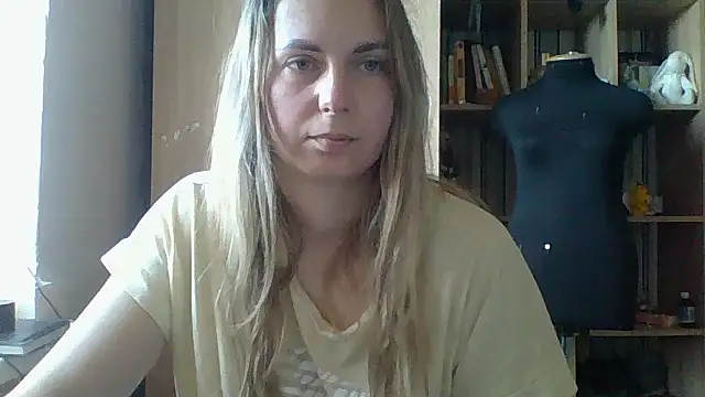 Mollie365 online show from March 12, 2026, 12:42 pm