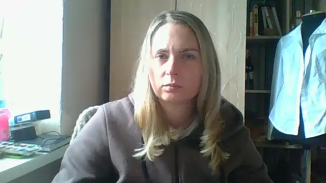 Mollie365 online show from April 2, 2026, 9:27 am