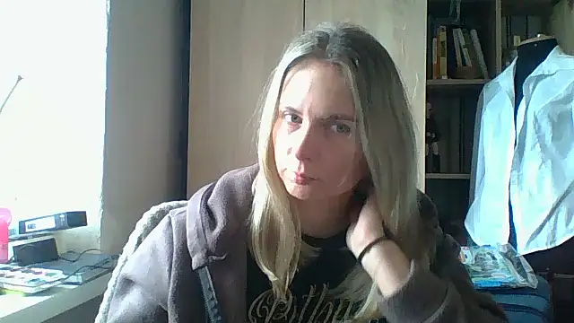 Mollie365 online show from April 13, 2026, 10:30 am