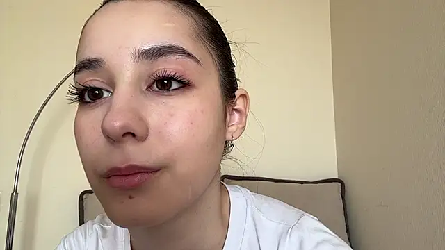 AdeleVelvet online show from March 11, 2026, 7:35 am