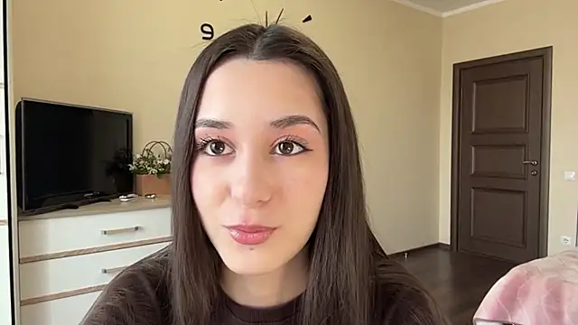 AdeleVelvet online show from April 4, 2026, 9:05 am