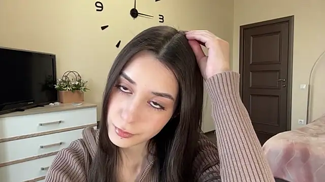 AdeleVelvet online show from April 5, 2026, 9:16 am