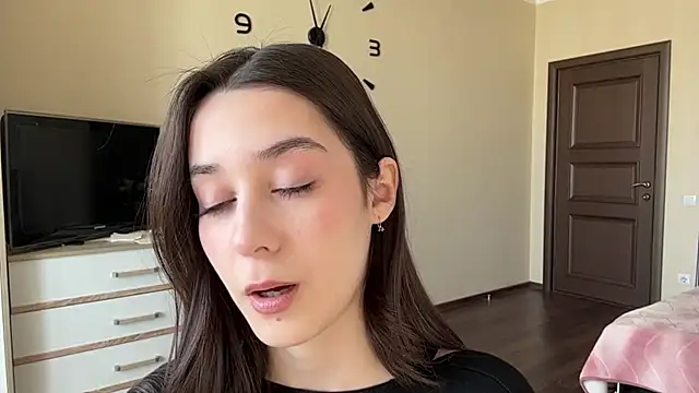 AdeleVelvet online show from March 21, 2026, 9:58 am