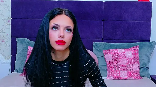 NataliaCroft online show from April 9, 2026, 2:23 pm