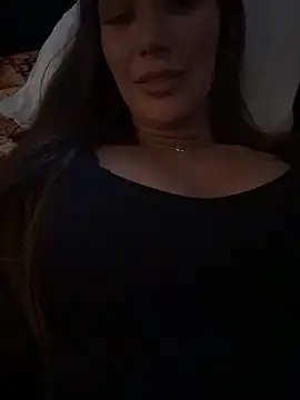 Annielovie online show from April 3, 2026, 6:47 pm