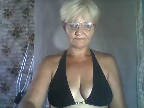 Snapshot of NikaGold455 chatting on August 5, 2026, 11:15 am NikaGold455 online show from August 5, 2026, 11:15 am