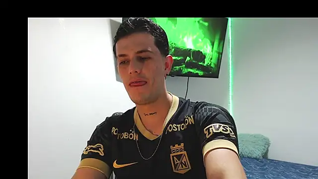 JUAN CAMILOXXX online show from March 14, 2026, 3:56 am